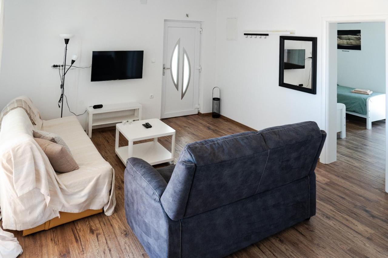 Station 22 - Brand New Apartment With A Terrace And Private Parking Vir Eksteriør bilde