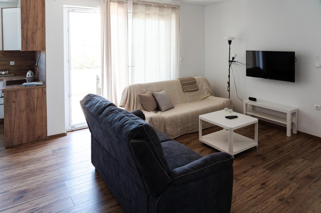 Station 22 - Brand New Apartment With A Terrace And Private Parking Vir Eksteriør bilde