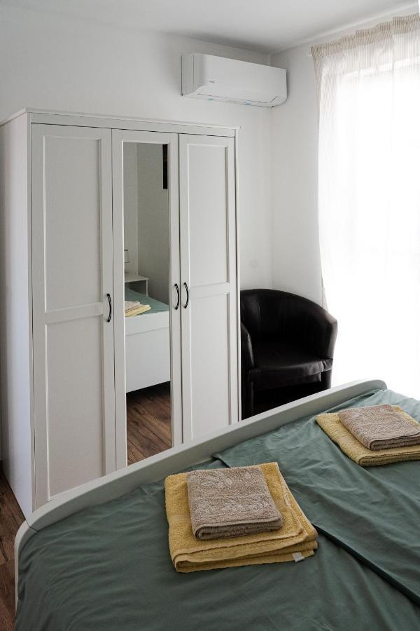 Station 22 - Brand New Apartment With A Terrace And Private Parking Vir Eksteriør bilde