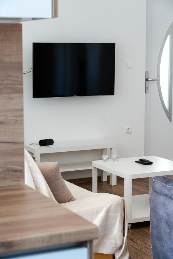 Station 22 - Brand New Apartment With A Terrace And Private Parking Vir Eksteriør bilde